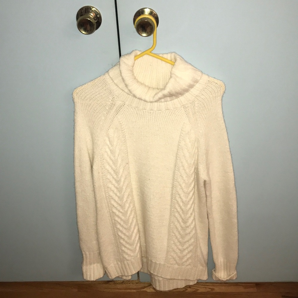 American Eagle turtleneck sweater